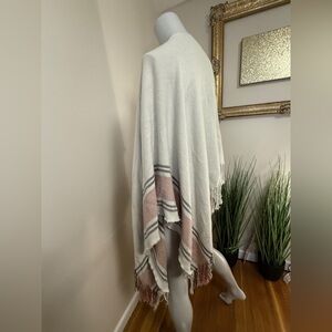 Siizu Blanket Cape Light Grey Mauve Stripe Fringed 51"x55"